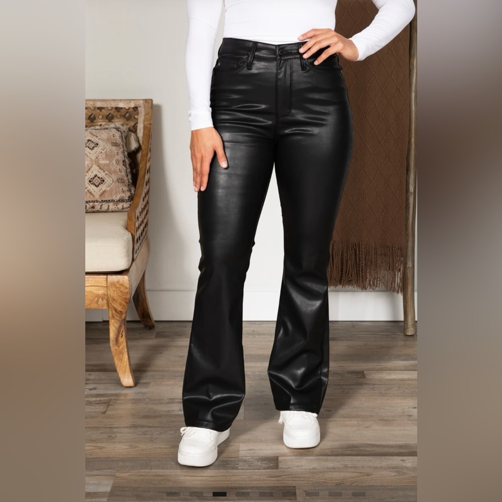 Judy Blue Black Pleather Pants Size 13/31 NWT